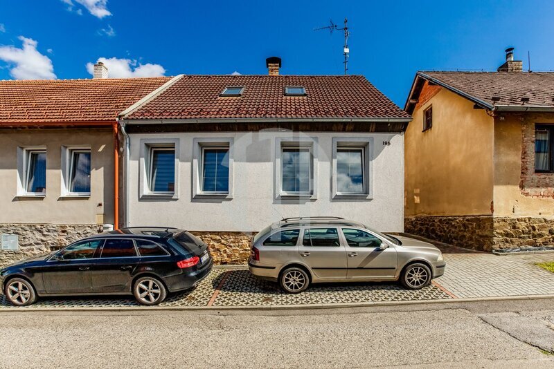 Prodej rodinného domu 3+1 s udržovanou zahradou 365 m2, Šumavská ul., Velešín, okr. Č. Krumlov