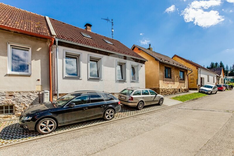 Prodej rodinného domu 3+1 s udržovanou zahradou 365 m2, Šumavská ul., Velešín, okr. Č. Krumlov