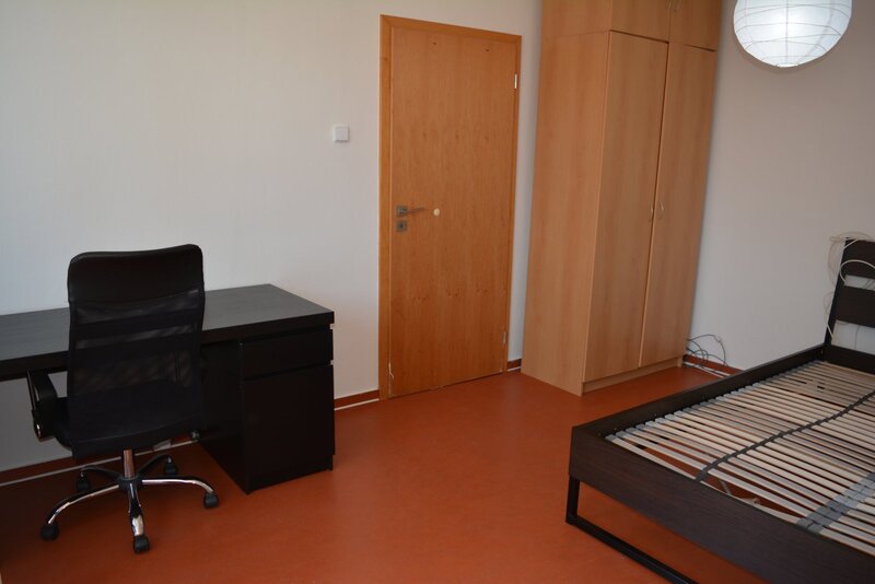 Pronájem zařízeného bytu 2+kk, 36 m2, balkón, Puklicova ul., České Budějovice