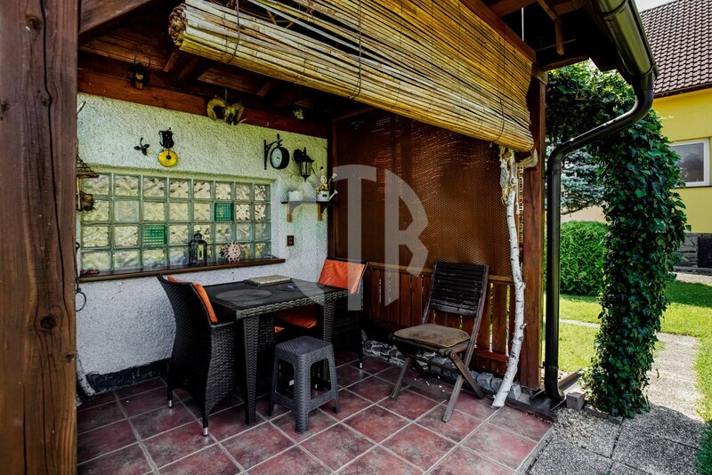 Prodej rodinného domu 5+1 s pozemkem 658 m2 a garáží, ul. U Křížku, Borek u Českých Budějovic