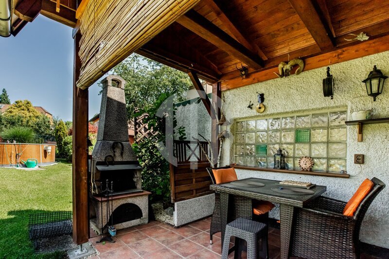 Prodej rodinného domu 5+1 s pozemkem 658 m2 a garáží, ul. U Křížku, Borek u Českých Budějovic