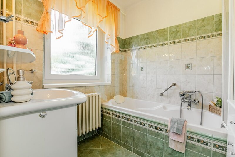 Prodej rodinného domu 5+1 s pozemkem 658 m2 a garáží, ul. U Křížku, Borek u Českých Budějovic