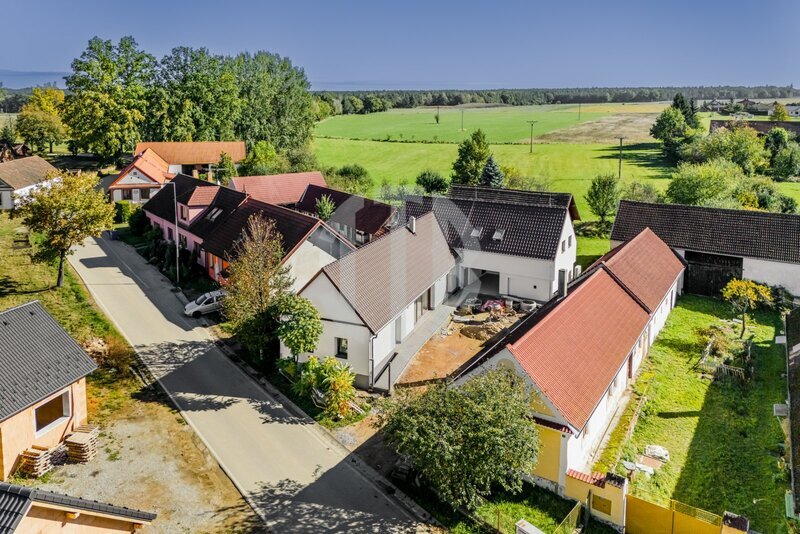 Prodej zrekonstruovaného vesnického domu 5+kk, Sosenská ul., obec Štěpánovice u Č. Budějovic