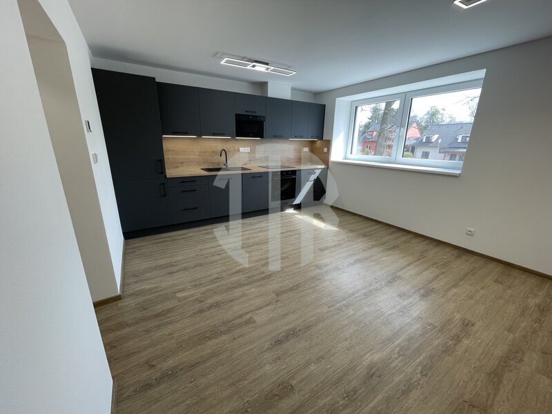Pronájem bytu 3+kk, 57 m2, 1. NP se zahradou a parkovacím místem, Staré Hodějovice u Č. Bud.