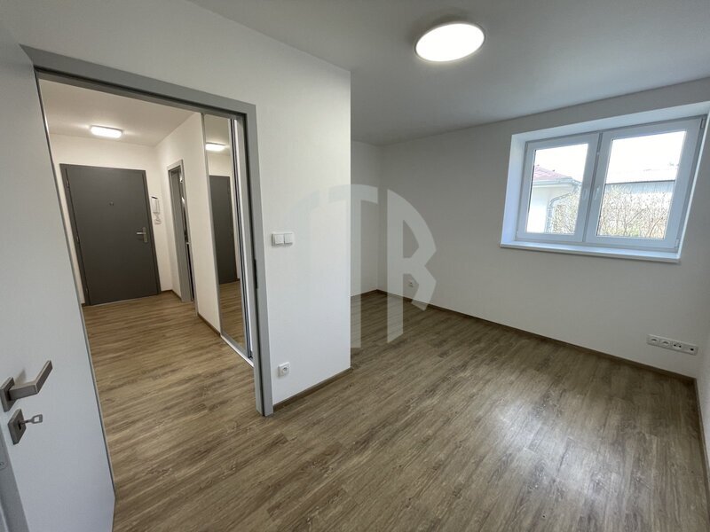 Pronájem bytu 3+kk, 57 m2, 2.NP se zahradou a parkovacím místem, Staré Hodějovice u Č. Bud.