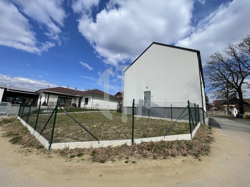 Pronájem bytu 3+kk, 57 m2, 2.NP se zahradou a parkovacím místem, Staré Hodějovice u Č. Bud.