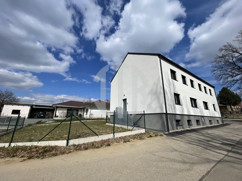 Pronájem bytu 3+kk, 57 m2, 2.NP se zahradou a parkovacím místem, Staré Hodějovice u Č. Bud.