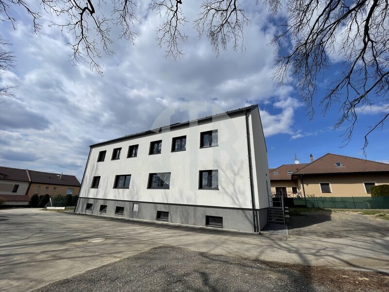 Pronájem bytu 3+kk, 57 m2, 2.NP se zahradou a parkovacím místem, Staré Hodějovice u Č. Bud.