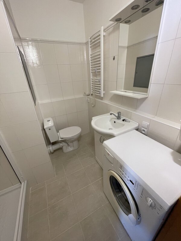 Pronájem zařízeného bytu 2+kk, 36 m2, balkón, Puklicova ul., České Budějovice