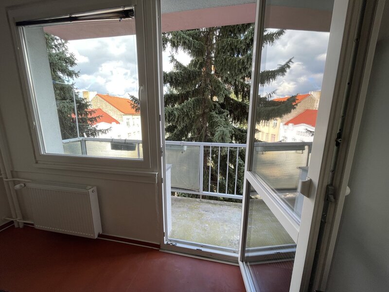 Pronájem zařízeného bytu 2+kk, 36 m2, balkón, Puklicova ul., České Budějovice